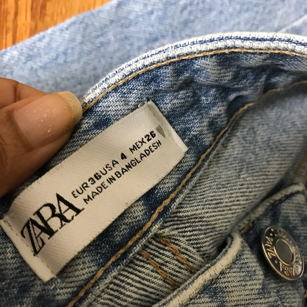 Zara Light Blue Distressed Women's Jeans - Picture 10 of 10